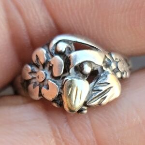 Vintage Black Hills Gold style 925 sterling silver flowers 12K gold leaves ring